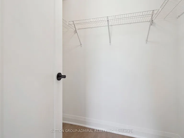 61 Burleigh Mews — Photo 17