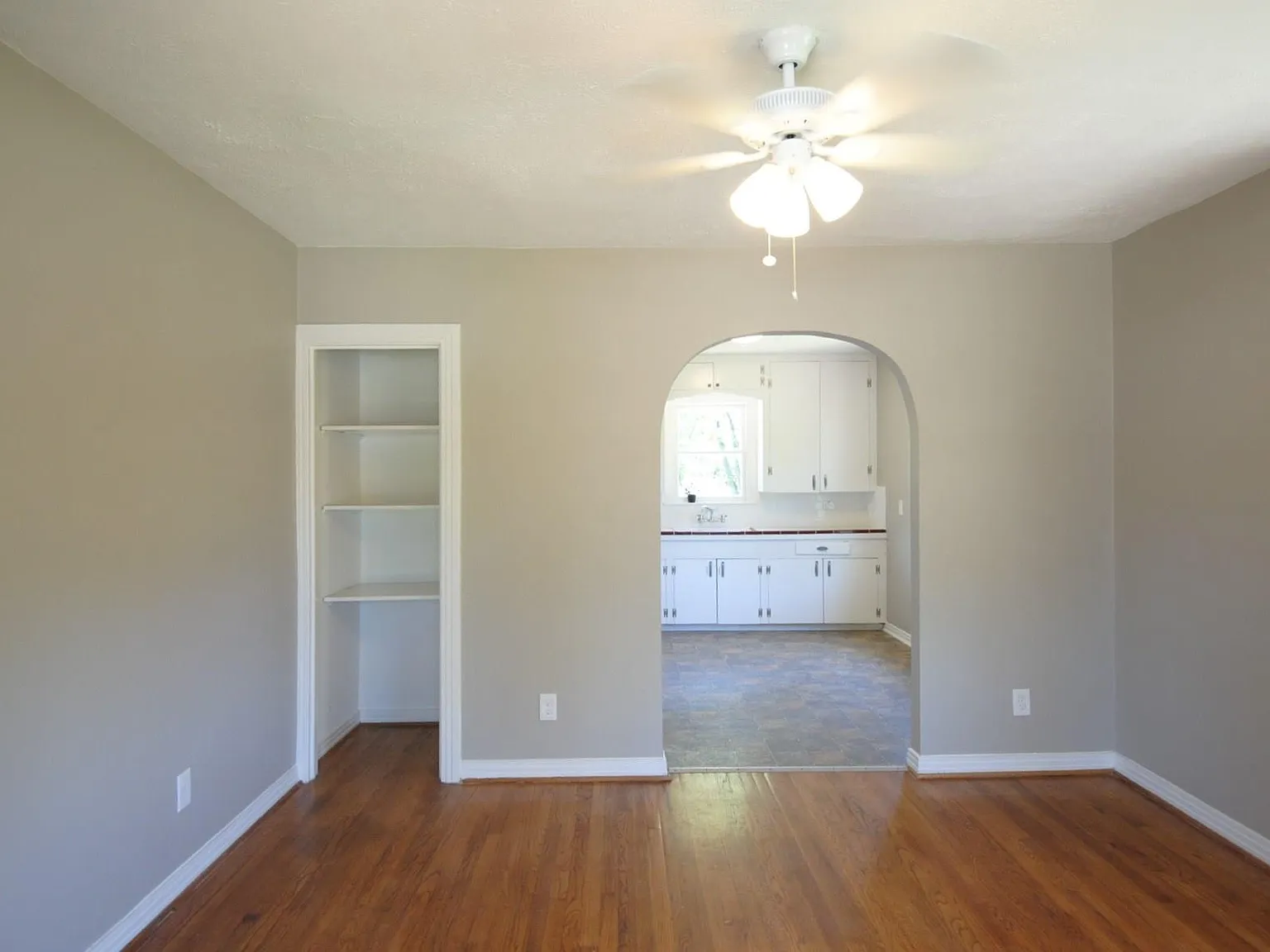 2 bed, 1.0 bath, 700 sqft, $1,225 — Photo 4