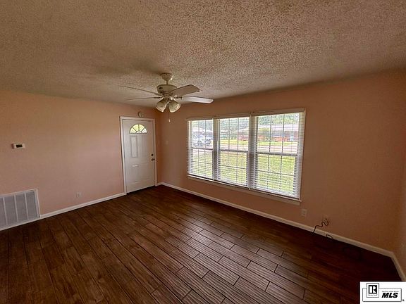 4th image of 216 Camellia Dr