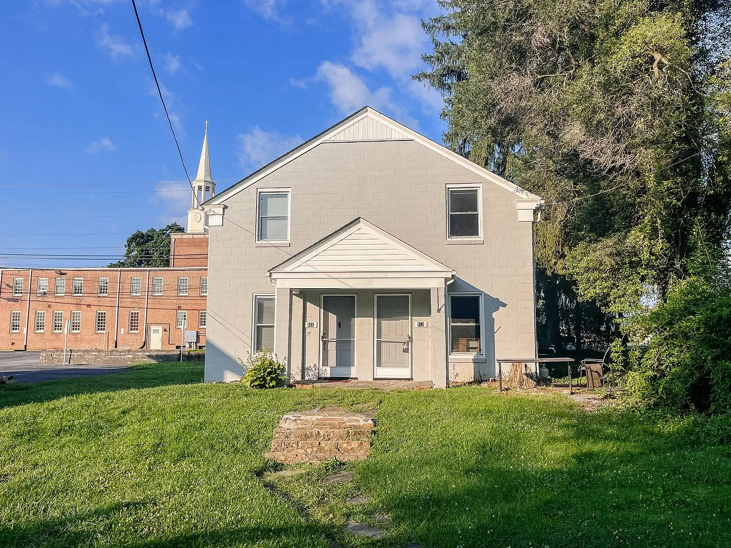 2 Bedroom 1 Bath Duplex — Photo 2