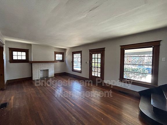 3rd image of 517 Kenilworth Ave