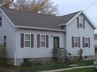 547 W 8th Ave, Oshkosh, WI 54902