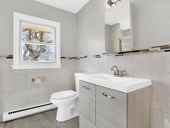 5th image of 566B Sheffield Ct #1002