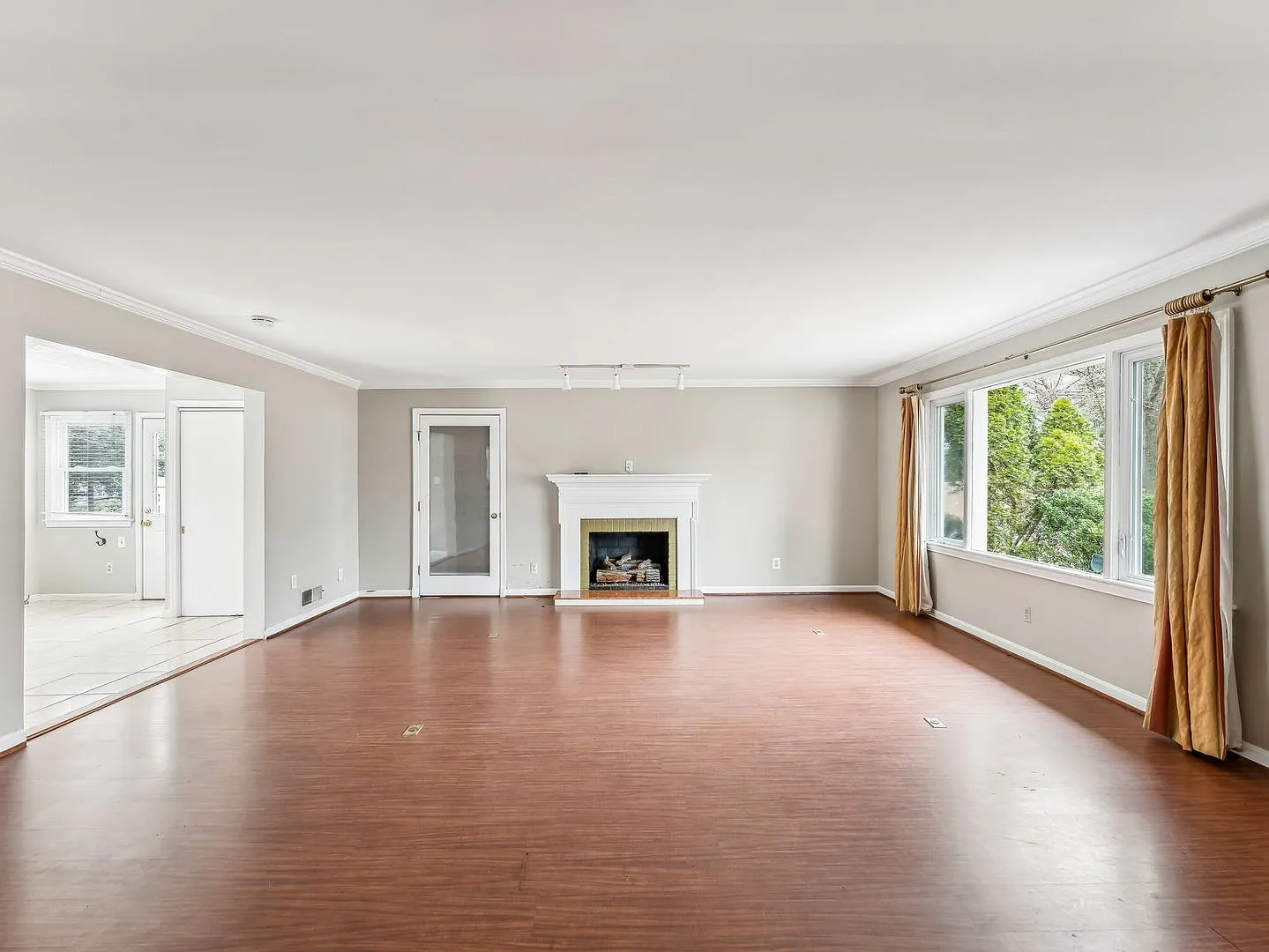 Easy one level living on a 1/3 acre corner lot! — Photo 4