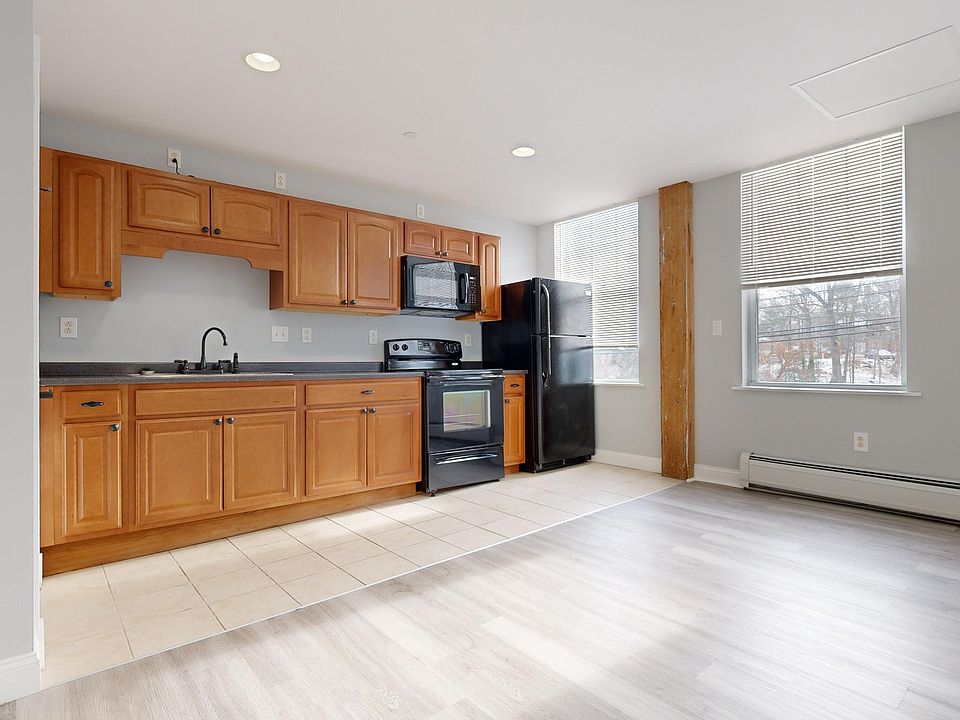 1st image of 39 Mechanic St #203