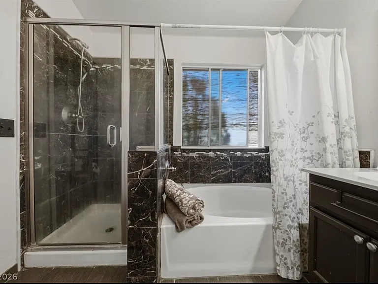 4251 Valley Royal Dr — Photo 16
