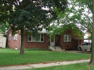 503 Riverside Dr, Charles City, IA 50616