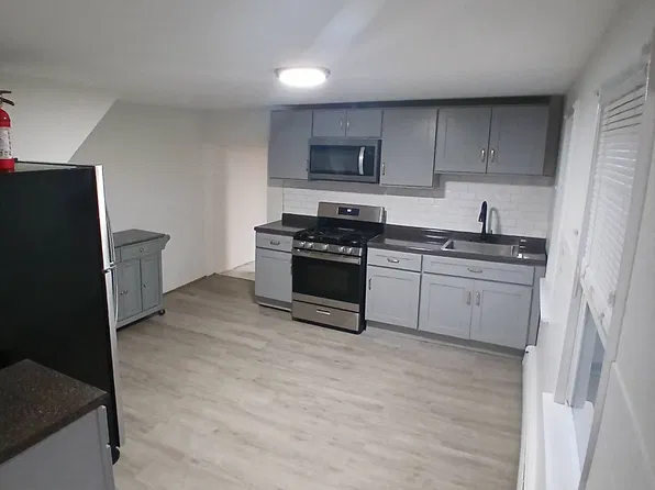 180 Chestnut St APT 2, Newark, NJ 07105