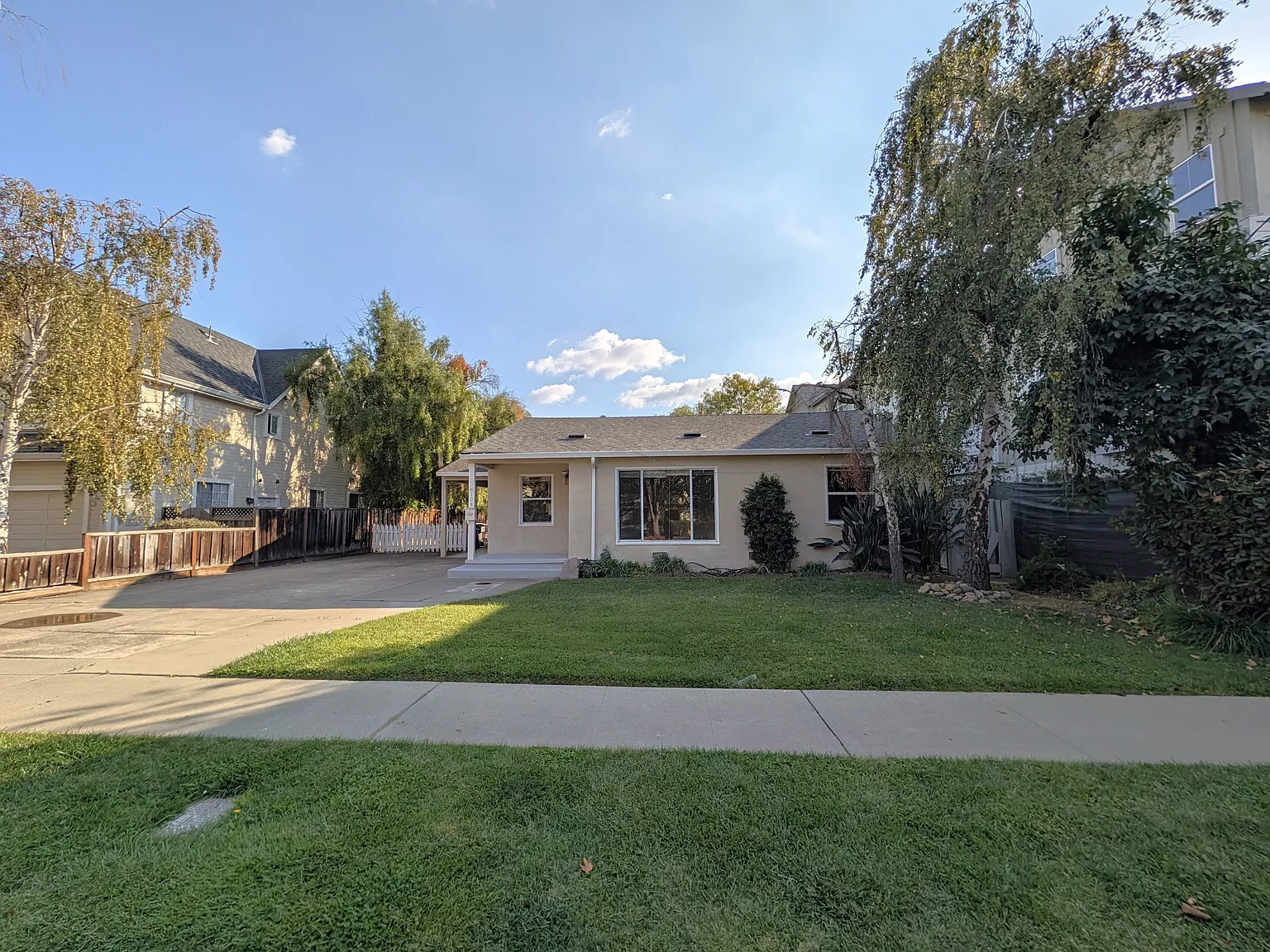 3 bed, 1330 sqft, $4,700 — Photo 2