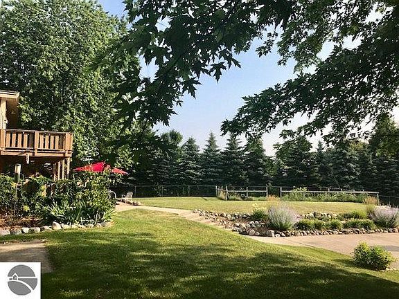 3rd image of 3962 Vista Park