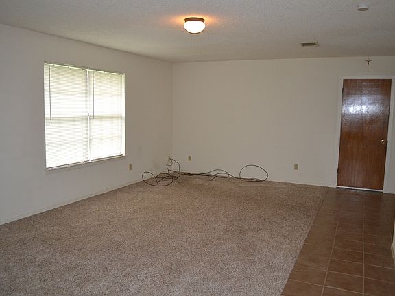 4th image of 475 Quail Hollow Ln