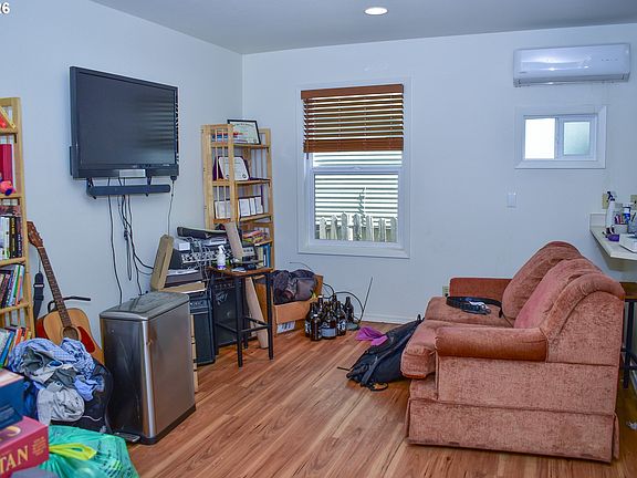 4th image of 1114 Reddy Ave