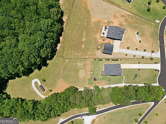 2nd image of 330 Taylor Path