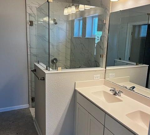 4th image of 290 BERMUDEZ Way