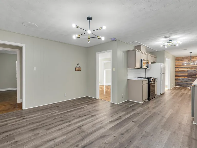 406 N Bonham Dr — Photo 20