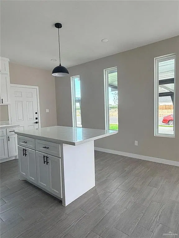 3 bed, 2.0 bath, 1100 sqft, $1,350 — Photo 4