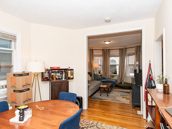 4th image of 19 Marcella St #1
