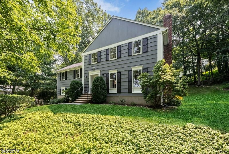 1st image of 8 KNOLLWOOD DRIVE