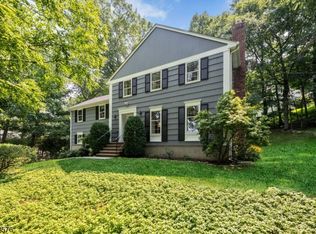 8 Knollwood Dr, Morristown, NJ 07960