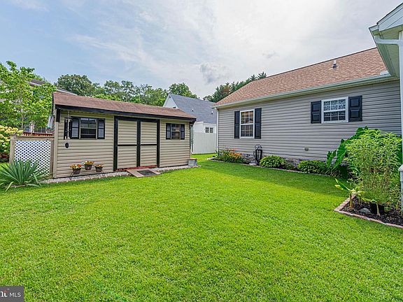 4th image of 38280 Clover Ln