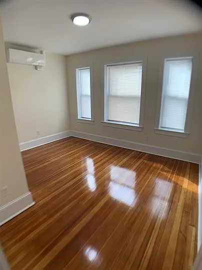 9 Seaverns Ave #2R — Photo 10