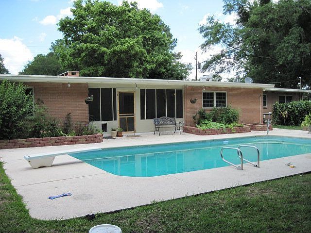 2nd image of 3006 Wildwood Dr