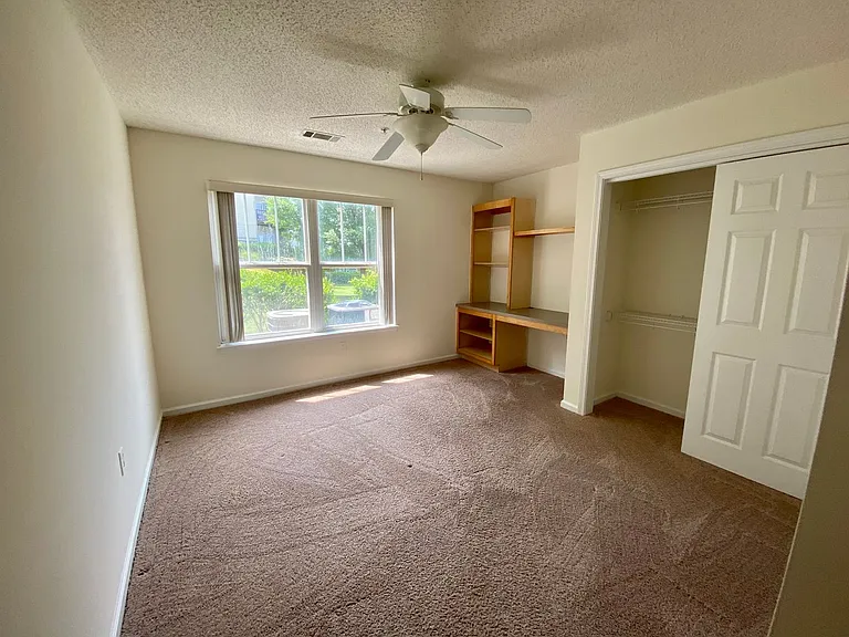1301 Harts Ridge Dr — Photo 12