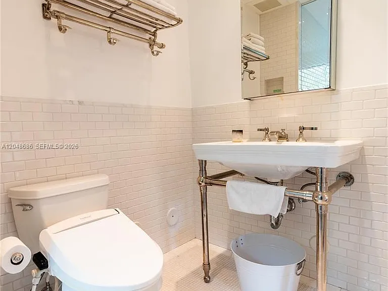 255 Palm Ave — Photo 13