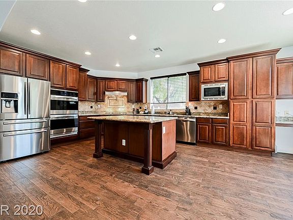 5th image of 8415 Cambrils Ave