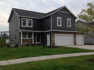 170 Dogwood Dr NE, Rockford, MI 49341