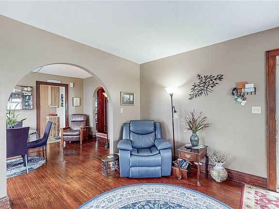 4th image of 356 Avery Ave