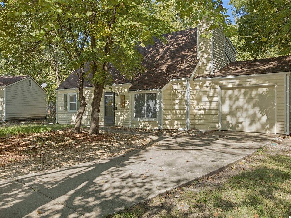 1st image of 1748 W 3rd St