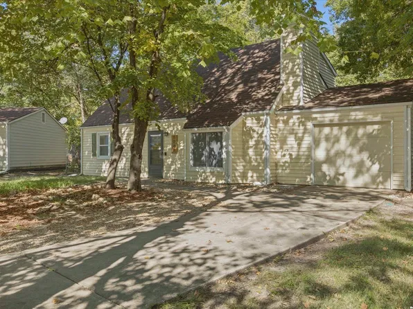 1748 W 3rd St, Lawrence, KS 66044