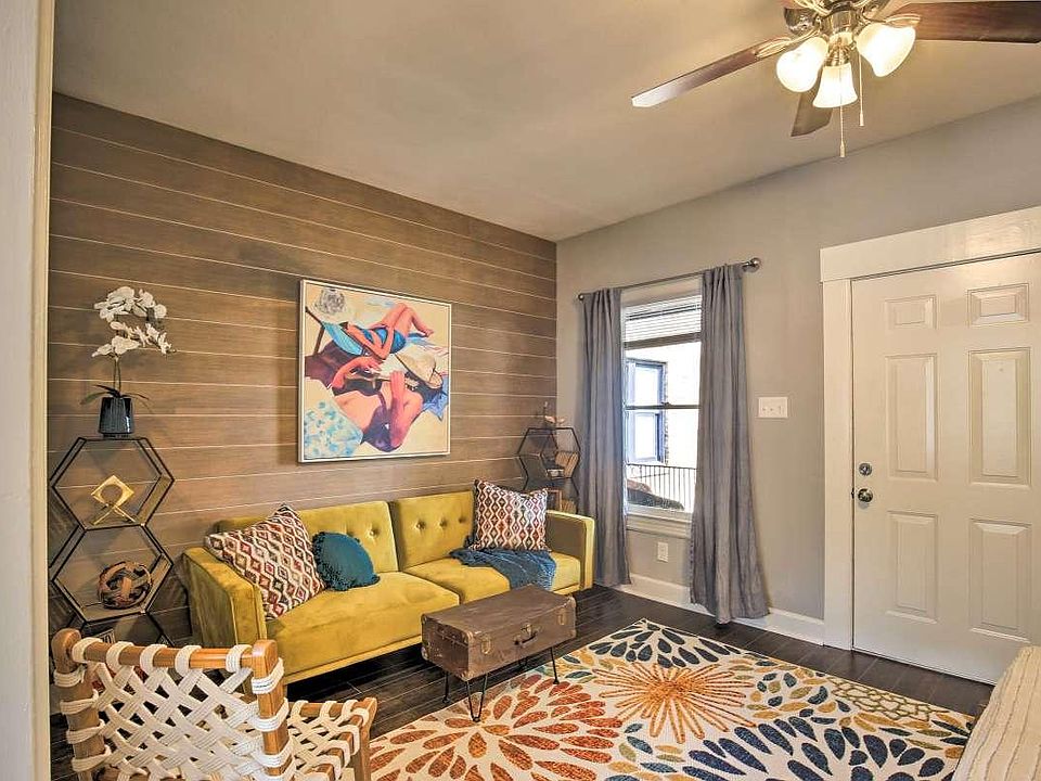 1st image of 209 E Rosewood Ave #5