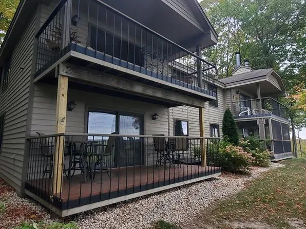7823 Ridgewood Bluff Dr APT 8-A, Egg Harbor, WI 54209