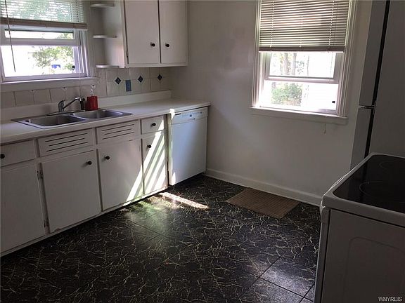 2nd image of 259 Springville Ave