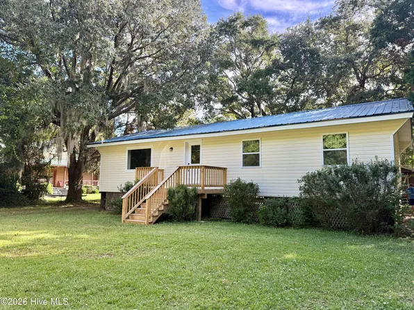 440 Village Drive, Beaufort, NC 28516