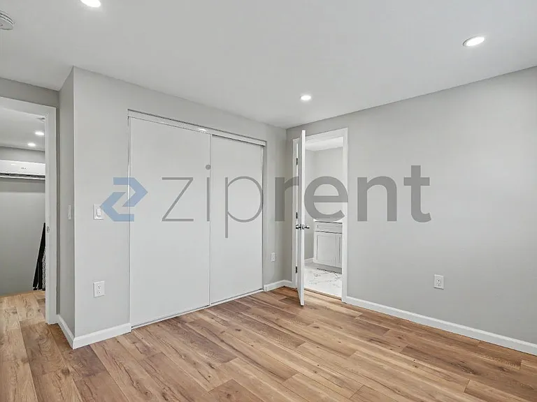 1204 W 50th St — Photo 19