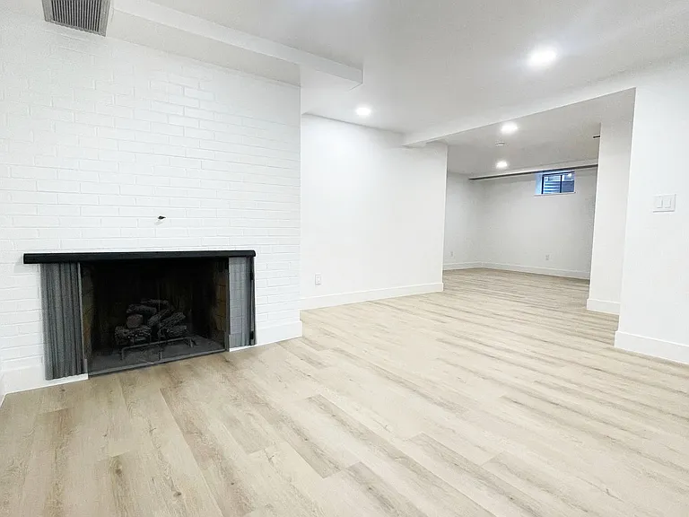491 S Otis St — Photo 24
