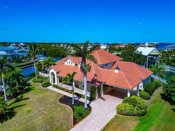 4700 Mainsail Dr, Bradenton, FL 34208