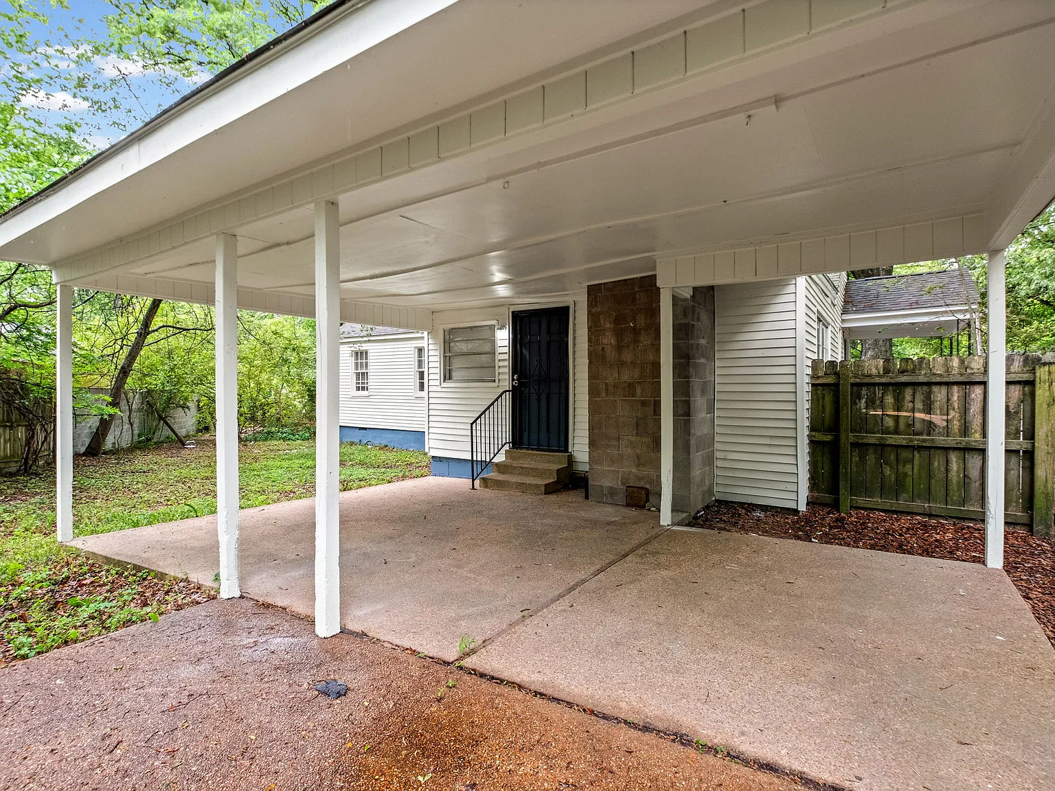 3 bed, 1289 sqft, $1,495 — Photo 3