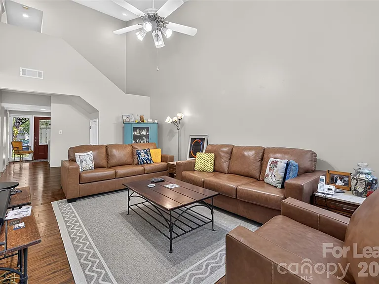 185 Riverview Ter — Photo 3