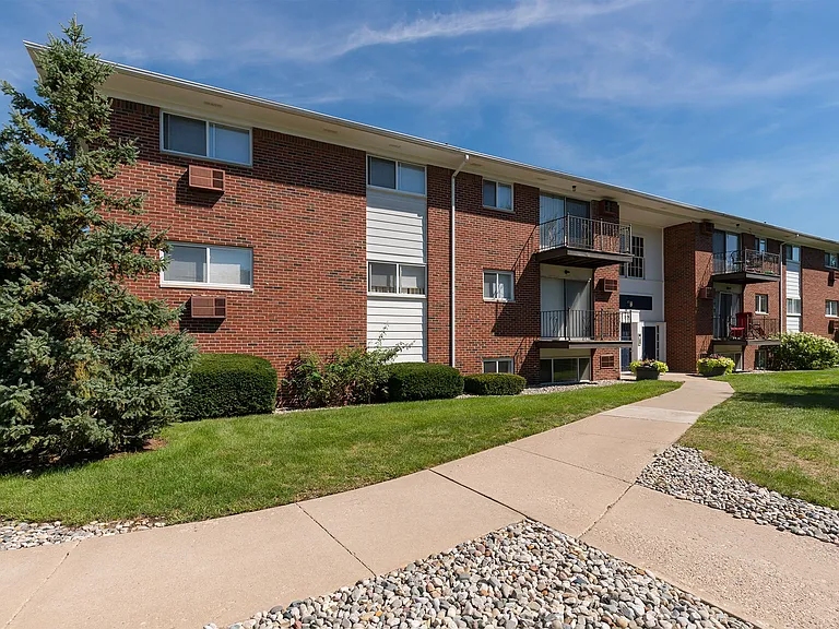 District Royal Oak Apartments — Photo 13