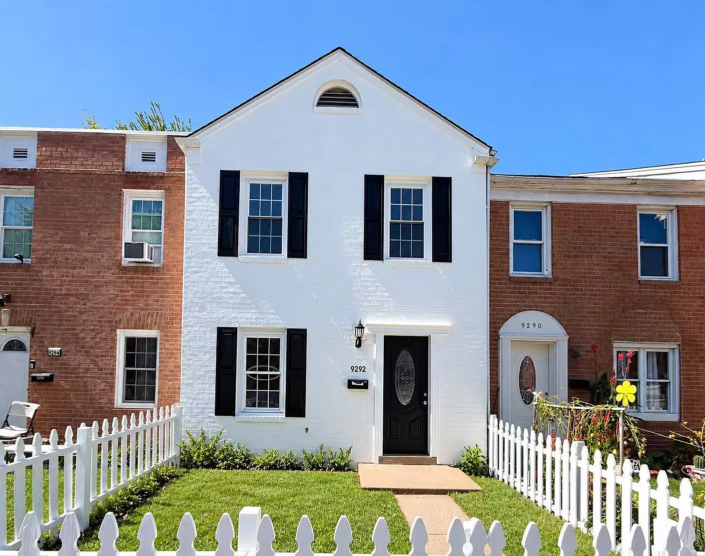 3 bed, 1249 sqft, $2,399 — Photo 1