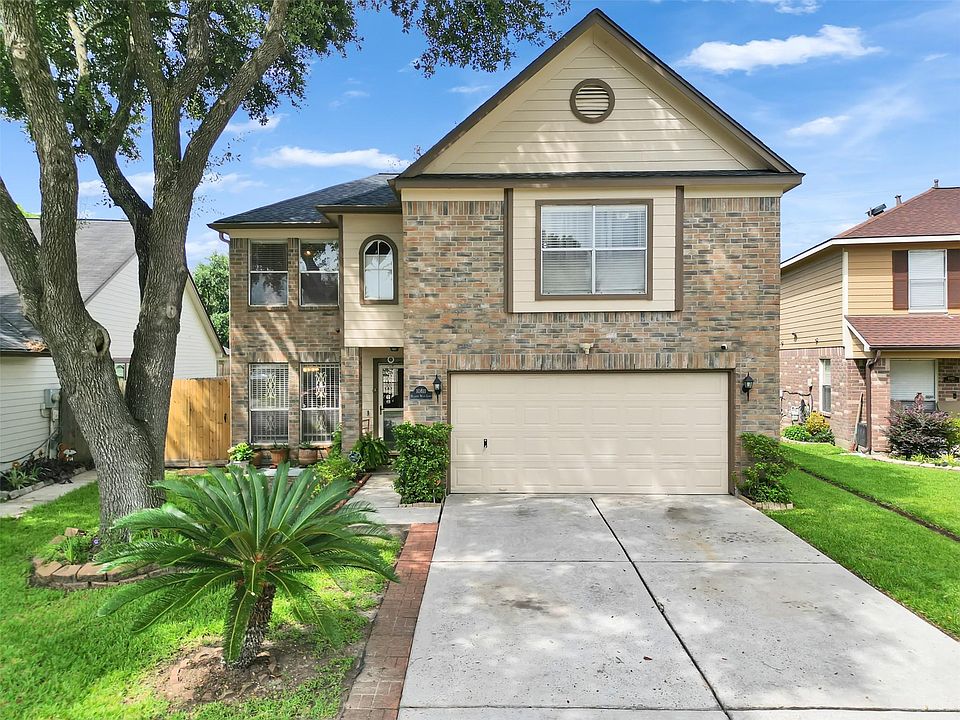 1st image of 10811 Meadow Walk Ln