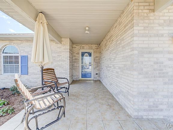 3rd image of 327 Quail Ridge Ct