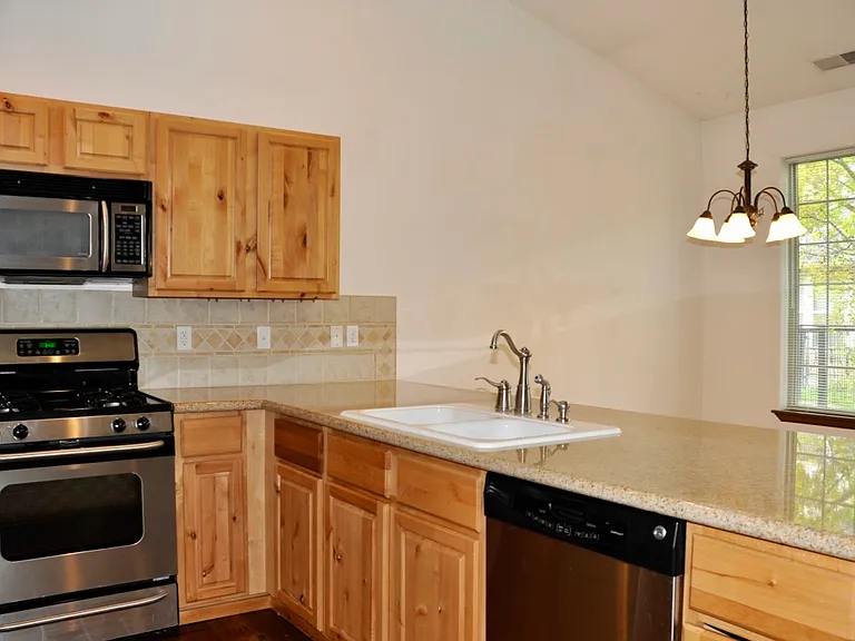 940 W Willow Lake Loop — Photo 10
