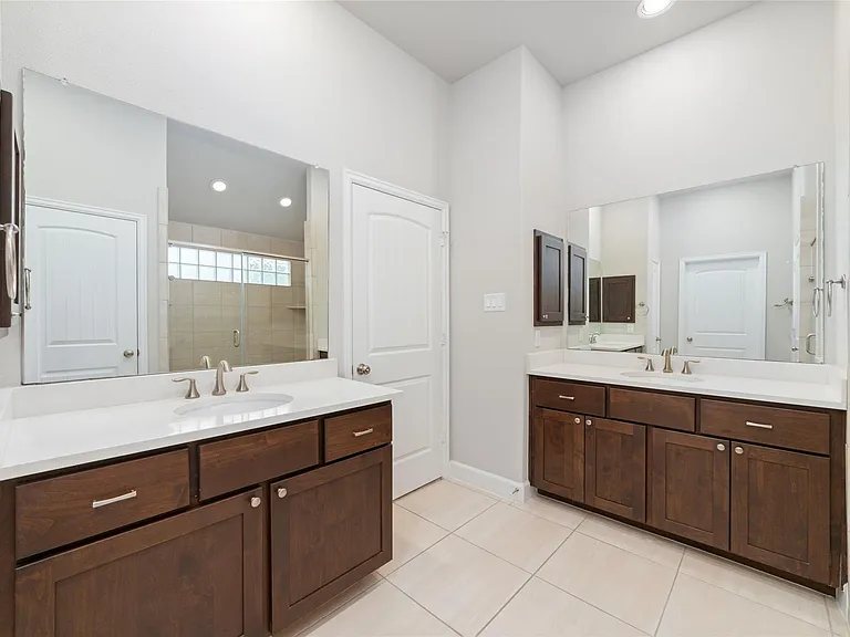 5020 Dickson St — Photo 22