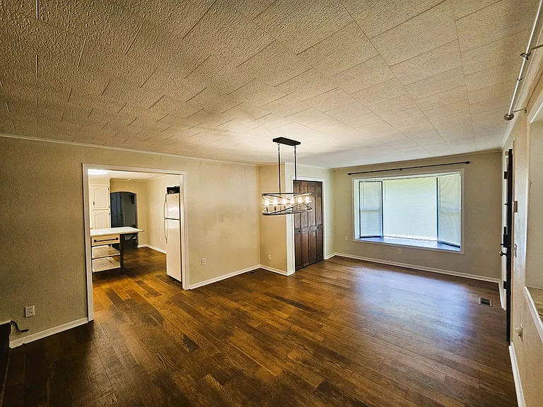 1101 N C St — Photo 3
