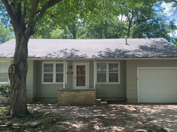 1721 John St, Winfield, KS 67156